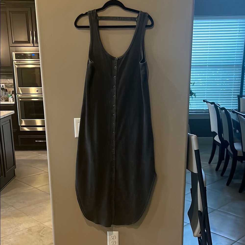 Elegant Black Sleeveless Dress